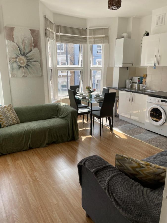 Large, Bright And Spacious 3 Bed Flat In Λονδίνο Εξωτερικό φωτογραφία